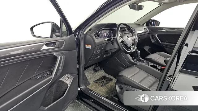 Volkswagen Tiguan Allspace 2020 Черный из Кореи, фото 3