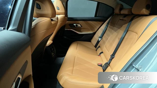 BMW 3 Series (G20) 2022 Серебристо-серый из Кореи, фото 3