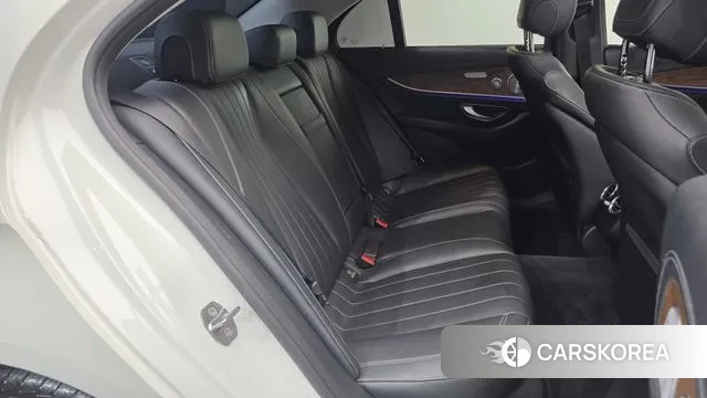 Mercedes-Benz E-Class W213 2018 Белый из Кореи, фото 3