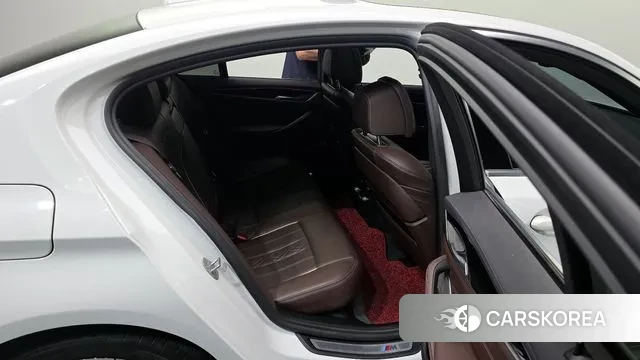 BMW 5 Series (G30) 2021 Белый из Кореи, фото 3