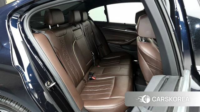 BMW 5 Series (G30) 2018 Черный из Кореи, фото 3