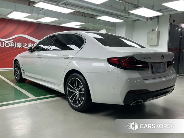 BMW 5 series 2022 Белый из Китая, фото 3