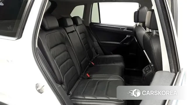 Volkswagen Tiguan second Generation 2018 Белый из Кореи, фото 3