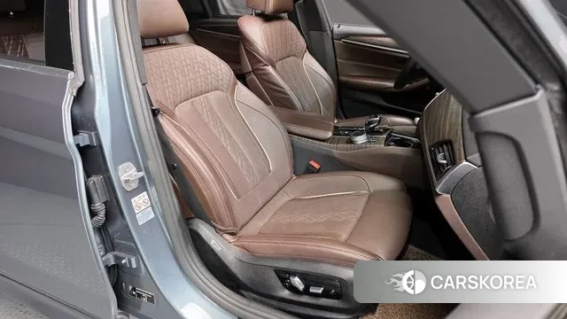 BMW 5 Series (G30) 2018 Небесно-голубой из Кореи, фото 3