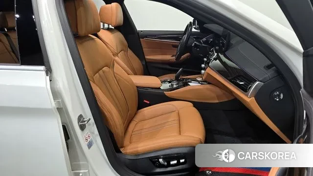 BMW 5 Series (G30) 2021 Белый из Кореи, фото 3