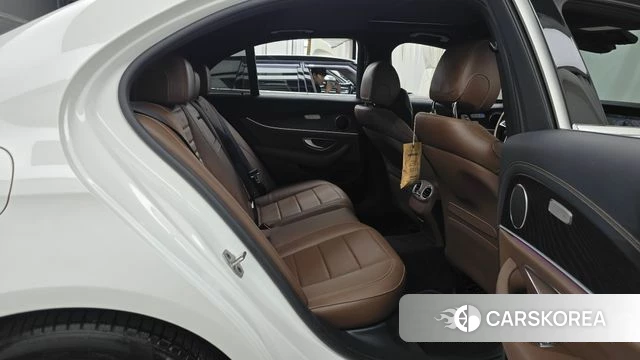 Mercedes-Benz E-Class W213 2023 Белый из Кореи, фото 3