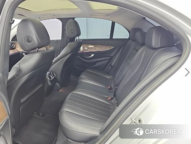 Mercedes-Benz E-Class W213 2019 Серебристо-серый из Кореи, фото 3