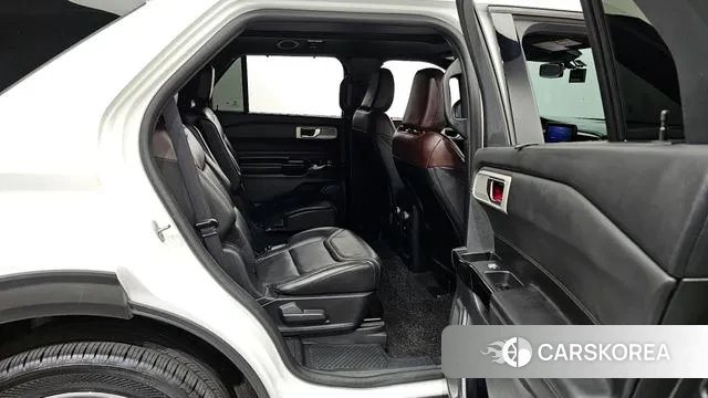 Ford Explorer 6th Generation 2021 Белый из Кореи, фото 3