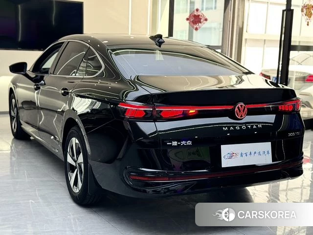Volkswagen Magotan 2025 Черный из Китая, фото 3