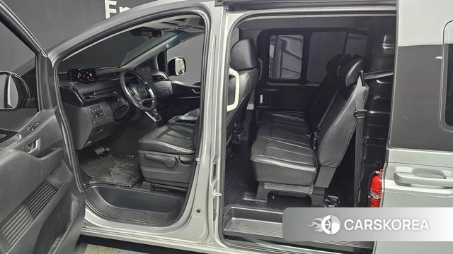 Hyundai Staria 2023 Серебристо-серый из Кореи, фото 3