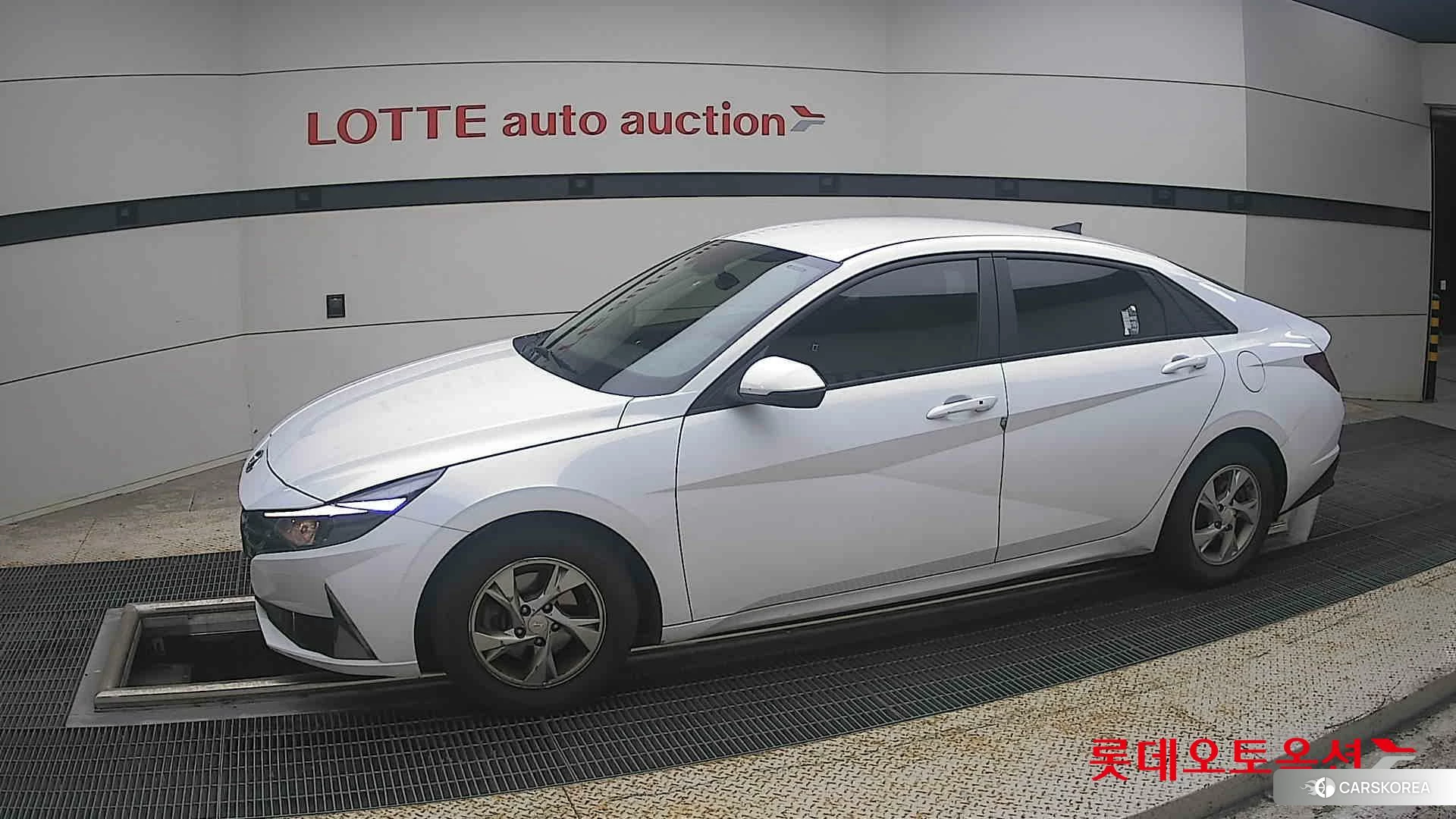 Hyundai Avante 2021 Polar White из Кореи, фото 3