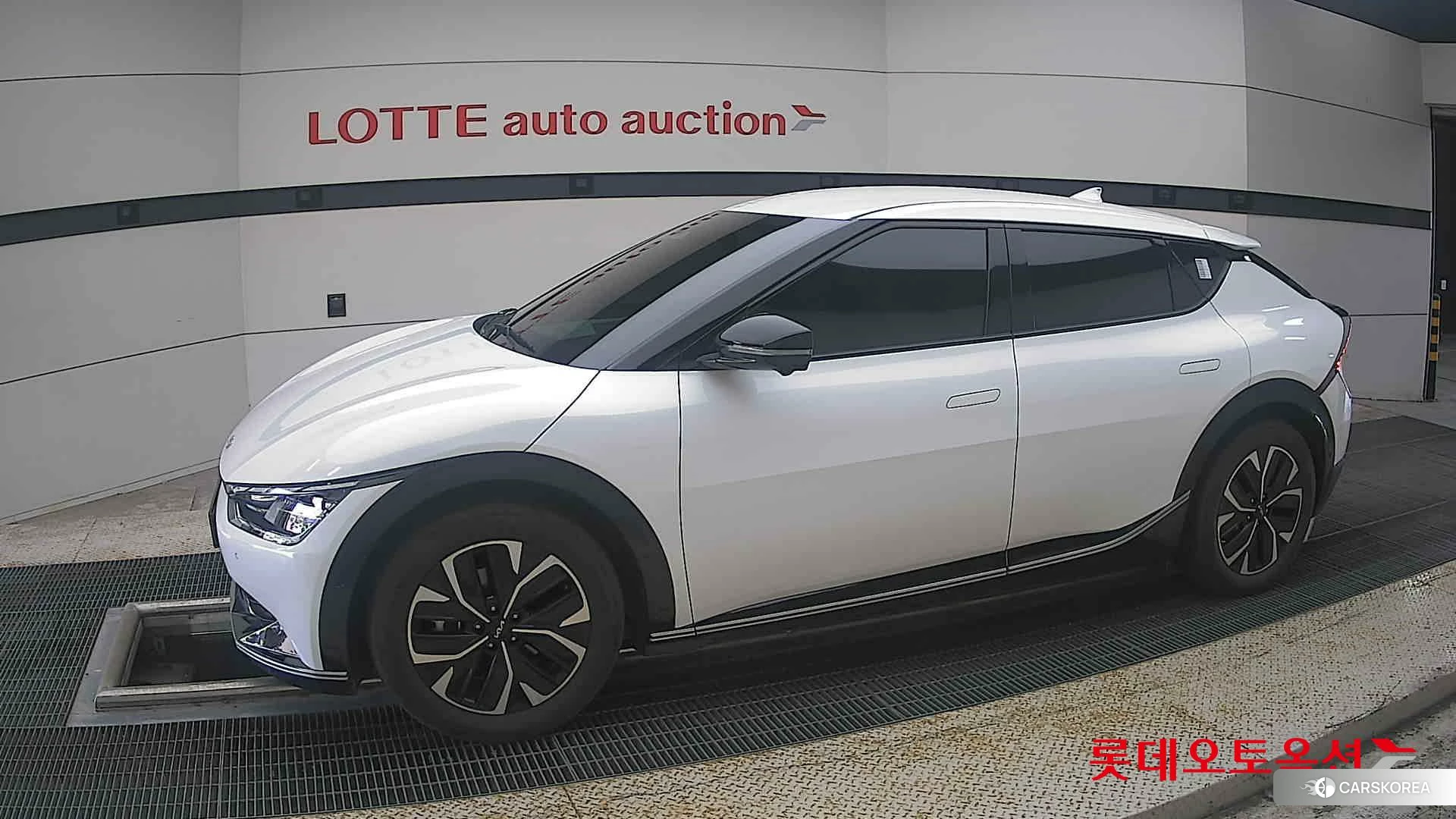 Kia EV6 2022 Snow White Pearl из Кореи, фото 3