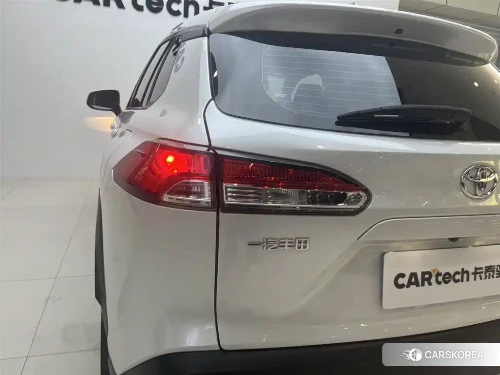 Toyota Corolla 2024 Белый из Китая, фото 3