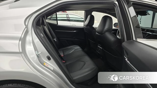 Toyota Camry (XV70) 2018 Серебряный из Кореи, фото 3