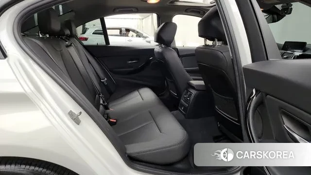 BMW 3 Series (F30) 2018 Белый из Кореи, фото 3