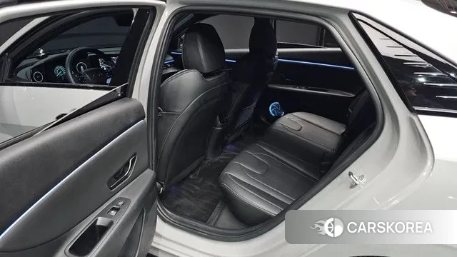 Hyundai Avante (CN7) 2021 Серебристо-серый из Кореи, фото 3