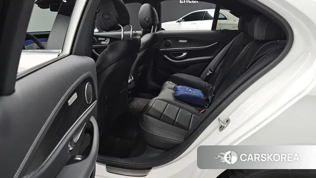 Mercedes-Benz E-Class W213 2023 Белый из Кореи, фото 3