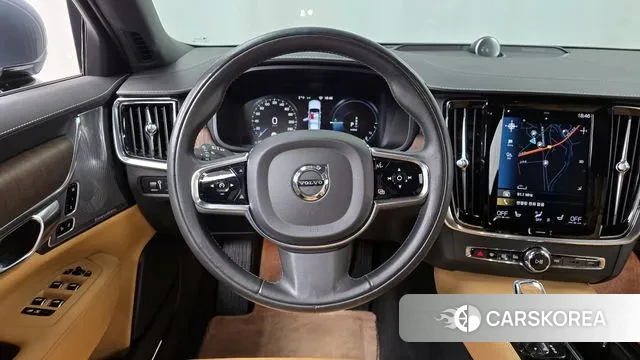 Volvo S90 2021 Светло-серебряный цвет из Кореи, фото 3