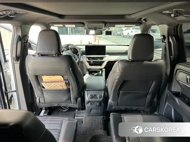 Ford Explorer 6th Generation 2024 Белый из Кореи, фото 3