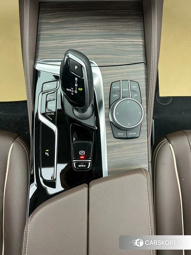 BMW 5 series 2021 Черный из Китая, фото 3