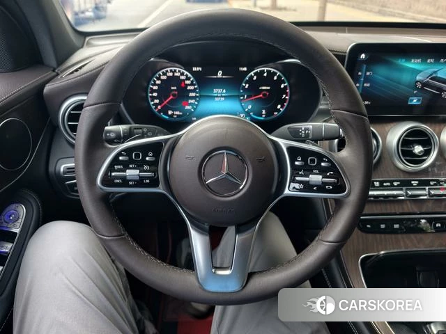 Mercedes-Benz GLC 2021 Белый из Китая, фото 3