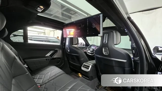 BMW 7 Series (G70) 2023 Черный из Кореи, фото 3