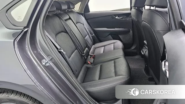 Kia The New K3 2nd generation 2024 Серый из Кореи, фото 3