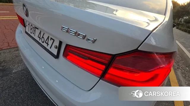 BMW 5 Series (G30) 2018 Белый из Кореи, фото 3