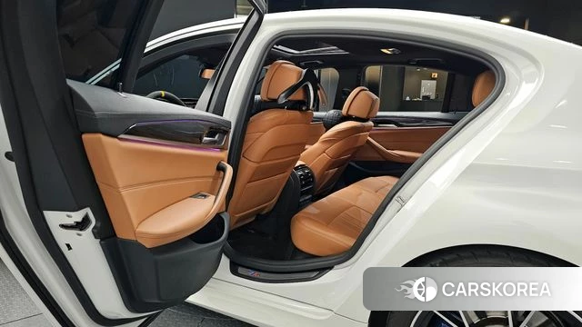 BMW 5 Series (G30) 2020 Белый из Кореи, фото 3