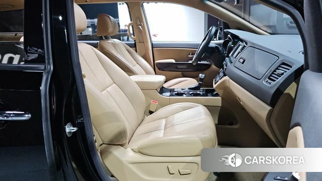 Kia The New Carnival 2018 Черный из Кореи, фото 3