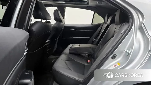 Toyota Camry (XV70) 2018 Серебряный из Кореи, фото 3