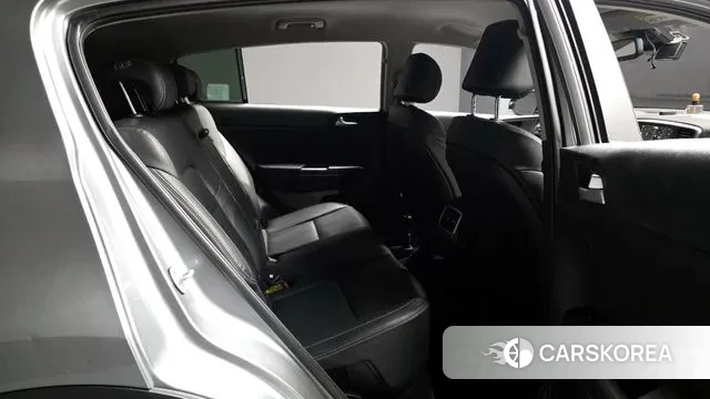 Kia Sportage The Bold 2021 Серебристо-серый из Кореи, фото 3