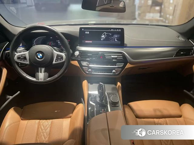 BMW 5 series (imported) 2021 Серебристо-серый из Китая, фото 3