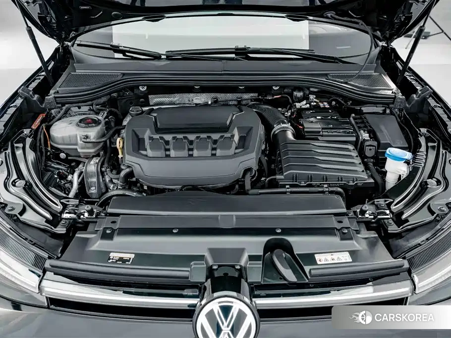 Volkswagen Passat 2026 Черный из Китая, фото 3