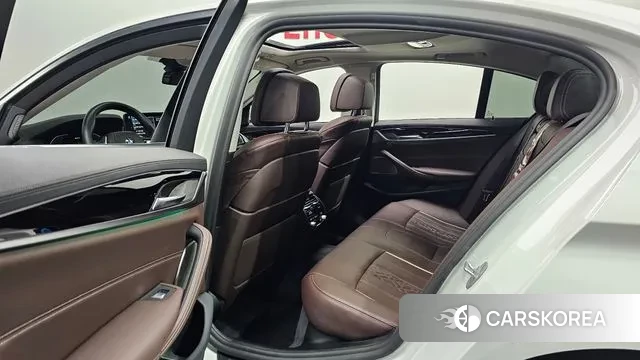 BMW 5 Series (G30) 2021 Белый из Кореи, фото 3