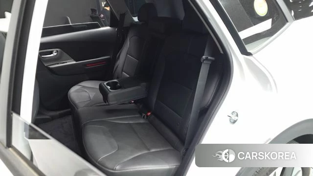 Kia Niro Plus 2023 Белый из Кореи, фото 3