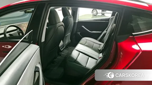 Tesla Model 3 2024 Красный из Кореи, фото 3