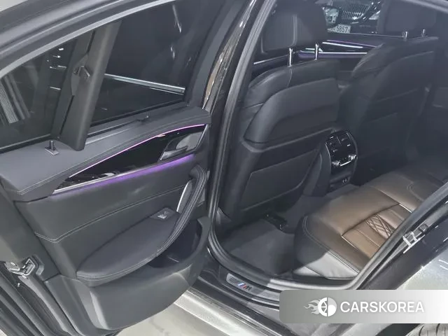 BMW 5 Series (G30) 2023 Серый из Кореи, фото 3