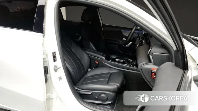 Mercedes-Benz A-Class W177 2021 Белый из Кореи, фото 3