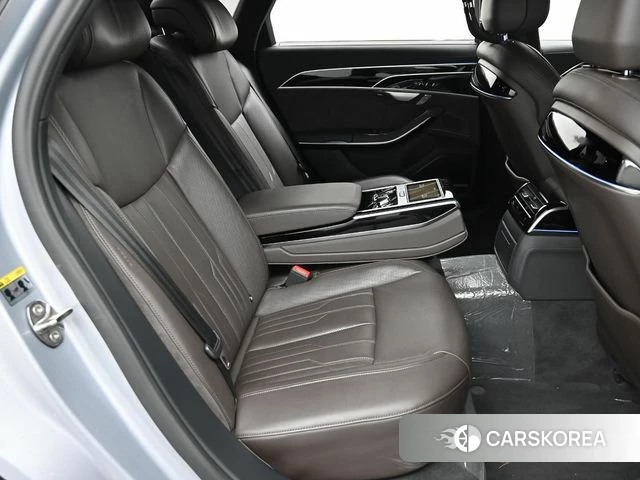 Audi A8 (D5) 2021 Серебряный из Кореи, фото 3