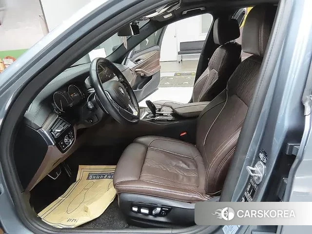 BMW 5 Series (G30) 2018 Небесно-голубой из Кореи, фото 3