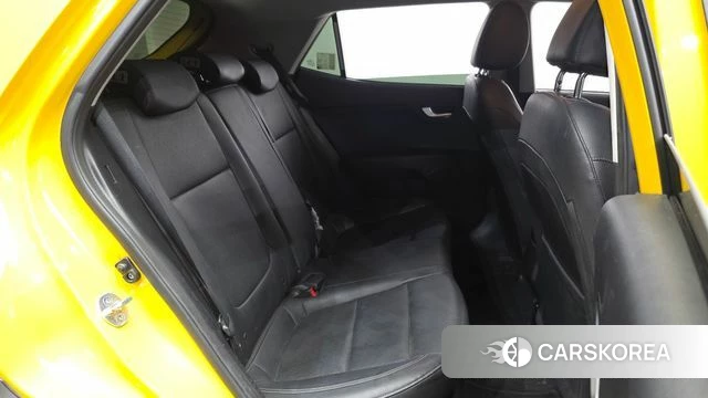 Kia Stonic 2018 Желтый из Кореи, фото 3