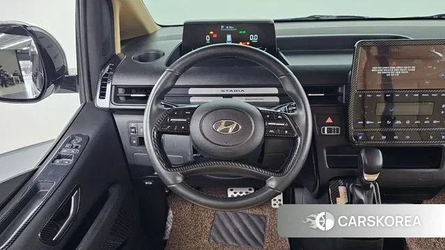 Hyundai Staria 2023 Белый из Кореи, фото 3
