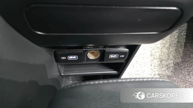Hyundai Staria 2023 Черный из Кореи, фото 3