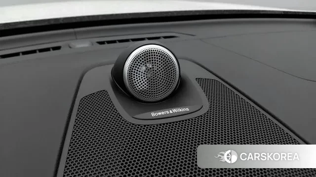 Volvo XC60 second Generation 2023 Белый из Кореи, фото 3