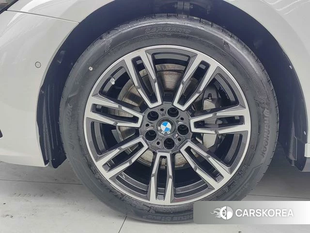 BMW 5 series 2025 Белый из Китая, фото 3