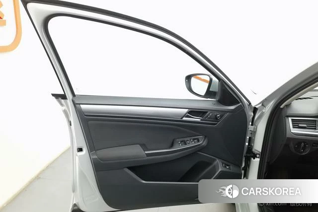 Volkswagen Bora 2018 Темно-серый из Китая, фото 3