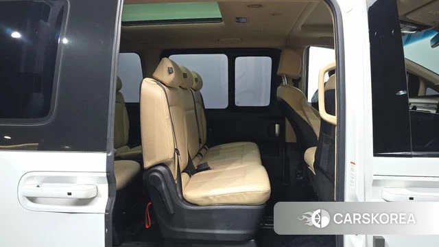 Hyundai Staria 2021 Белый из Кореи, фото 3