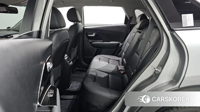 Kia Niro 2019 Серебристо-серый из Кореи, фото 3