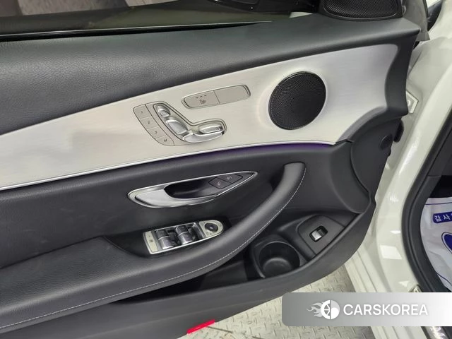 Mercedes-Benz E-Class W213 2020 Белый из Кореи, фото 3